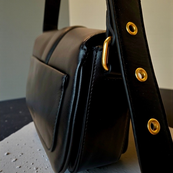 SALE! Black Crossbody Faux Shearling Bag by Vince Camuto w/ Leather Horse Charm - Picture 6 of 7